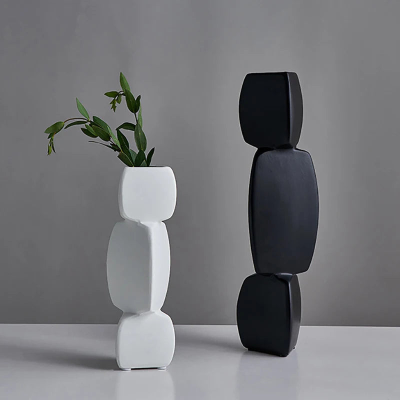 Edda Sculptural Ceramic Vase – Modern Minimalist Tabletop Decor