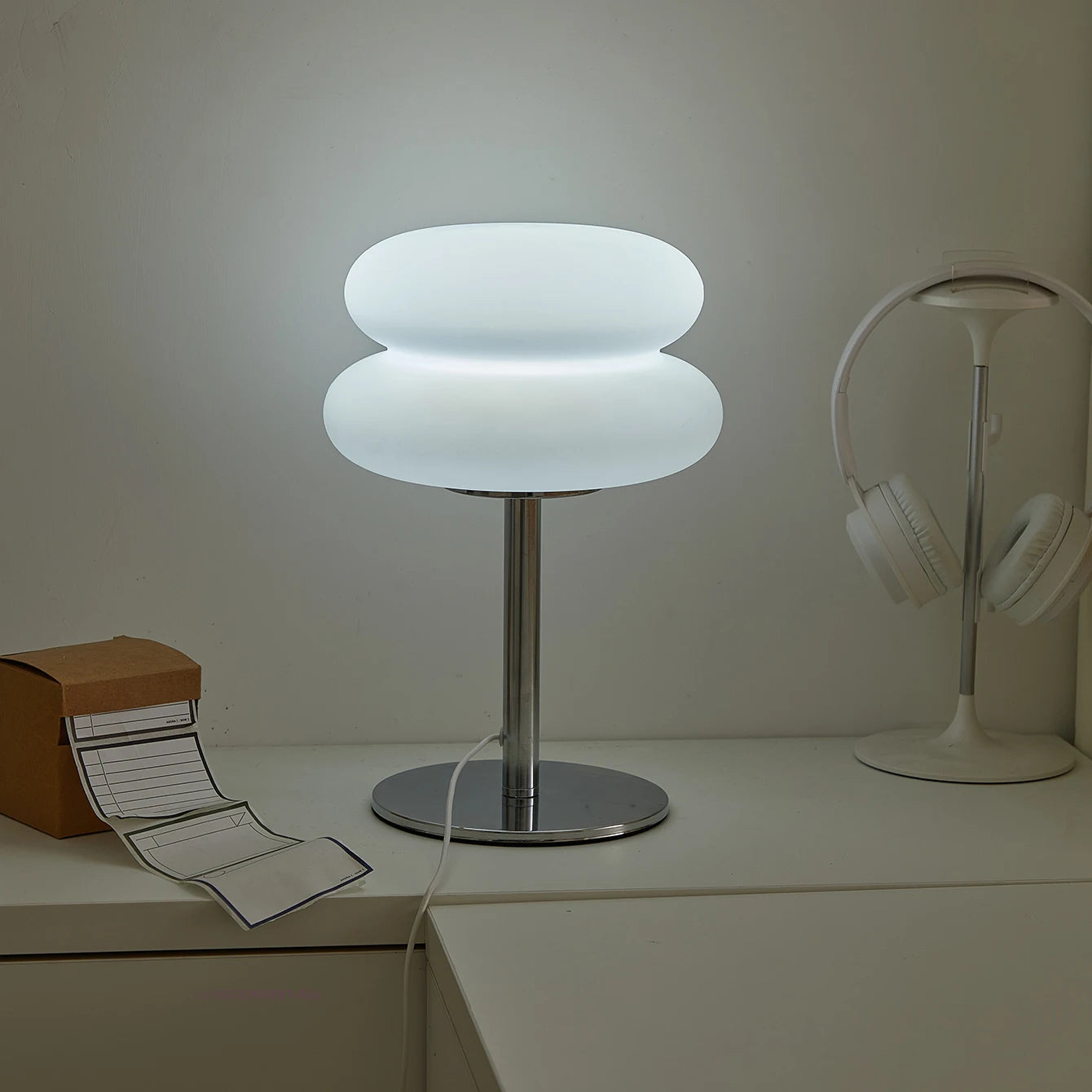 Cloud-Like Bedside Table Lamp with USB and Adjustable Light