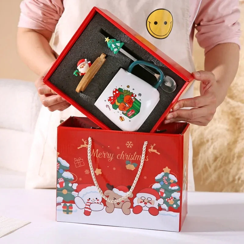 Noelle Ceramic Christmas Mug Gift Set with Lid & Spoon