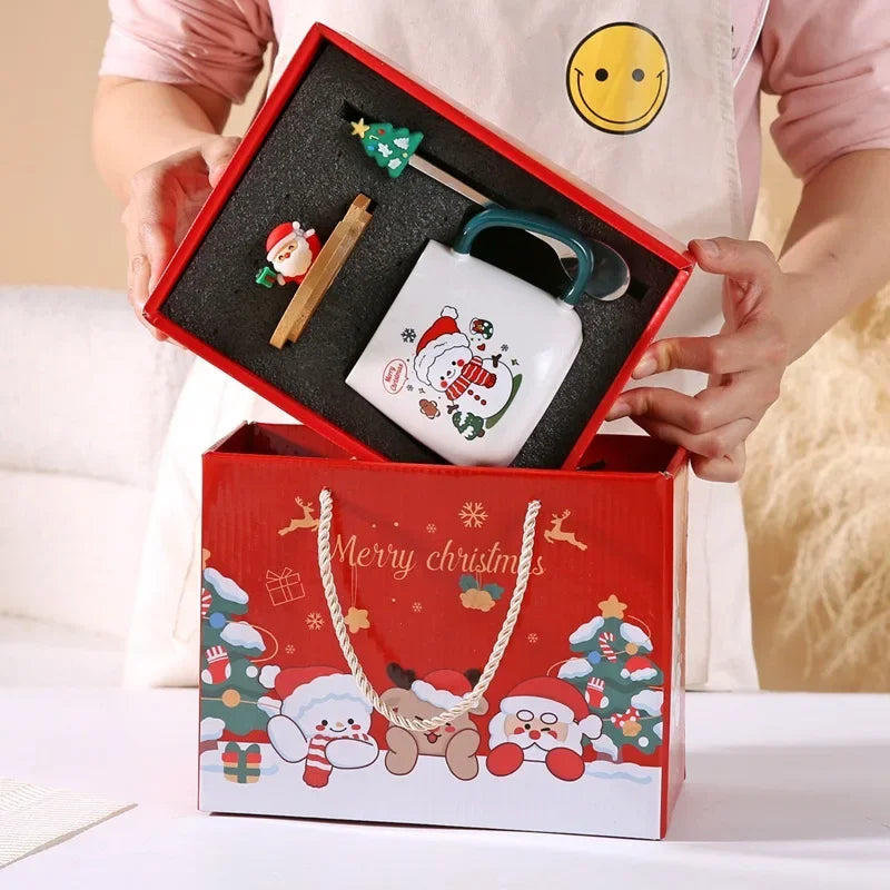 Noelle Ceramic Christmas Mug Gift Set with Lid & Spoon