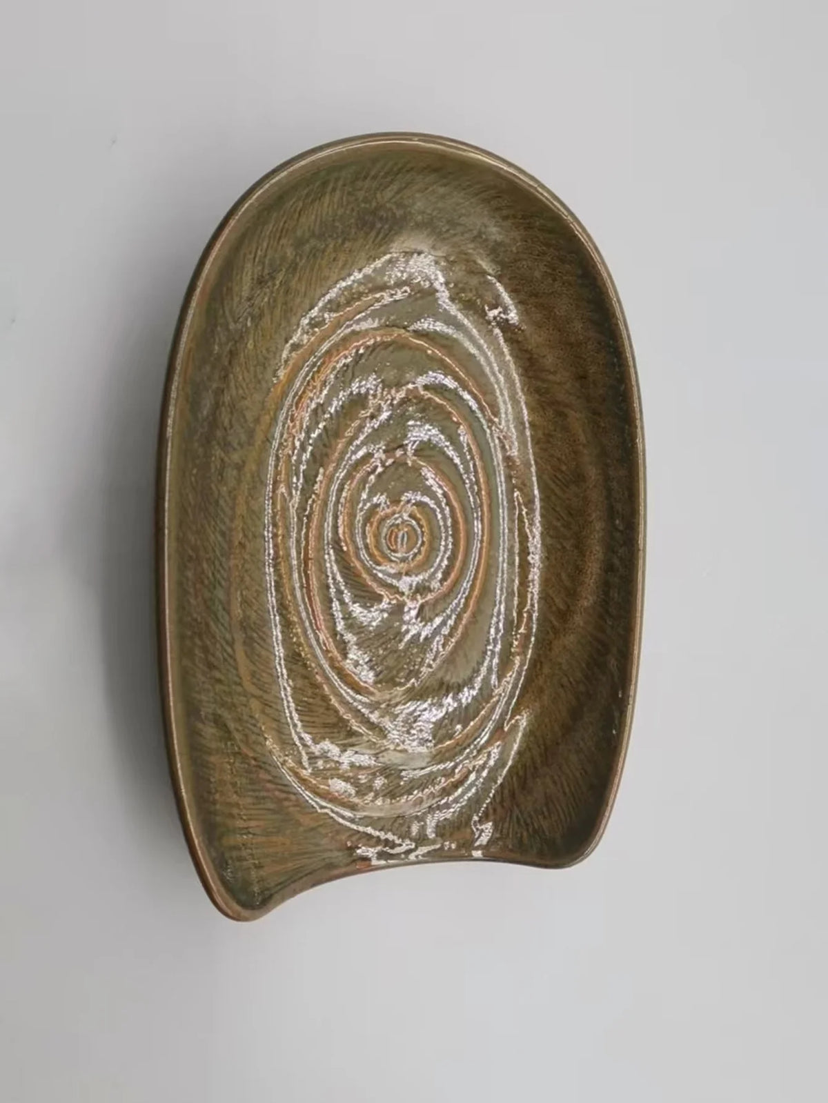 Vintage-Style Ceramic Spoon Rest for Kitchen Counters in Multiple Colors