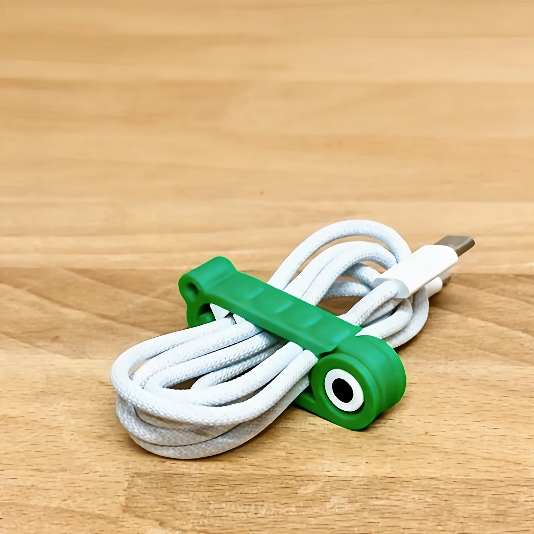 Crocodile Cable Organizer Clip – Cute Cord Holder for Desk & Travel