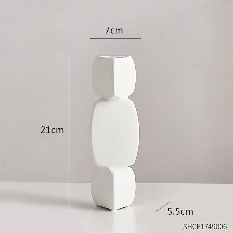 Edda Sculptural Ceramic Vase – Modern Minimalist Tabletop Decor