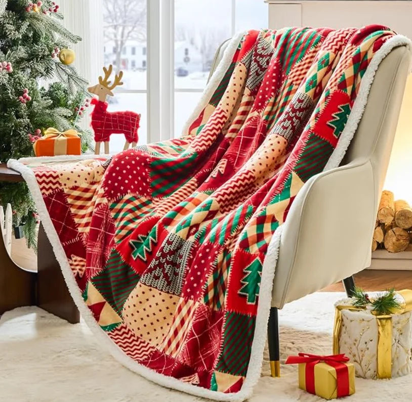 Cozy Sherpa Christmas Throw Blanket – Festive Fleece Holiday Blanket for Sofa, Bed, or Living Room Decor