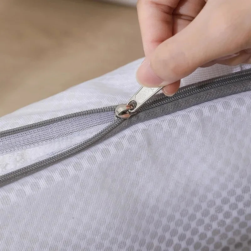 Mesh Zippered Laundry Bags for Delicates & Everyday Clothing Care – Fine or Coarse Polyester Net in 4 Rectangular Sizes