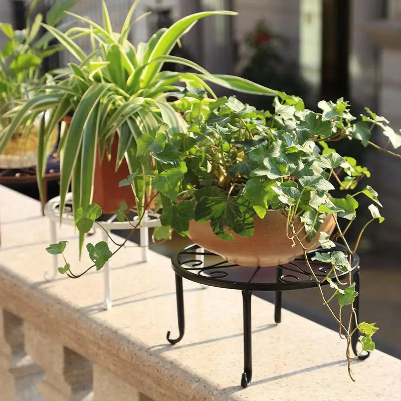 Linden Round Metal Plant Stand – Decorative Flower Pot Riser