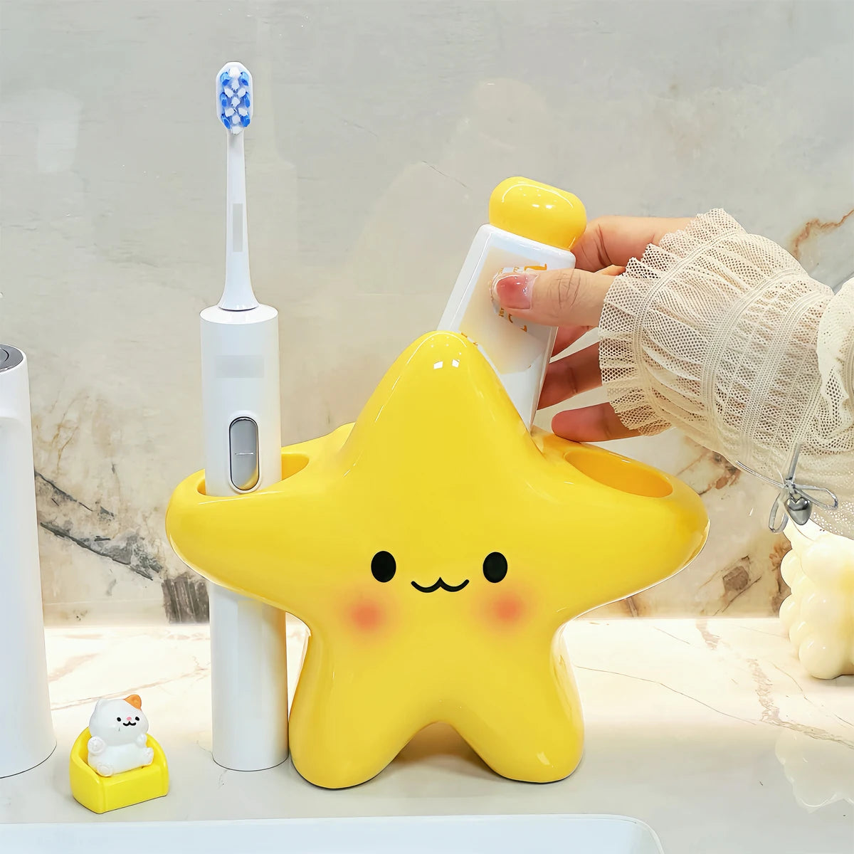 Sunny Star Freestanding Toothbrush Holder with Smiling Face for Bathroom Counter Organization – Yellow Plastic