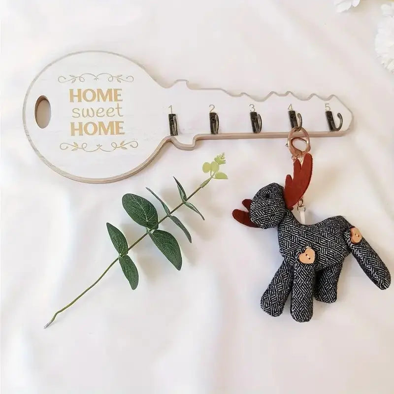 Key-Shaped Wall Mounted Wooden Key Rack with 5 Hooks