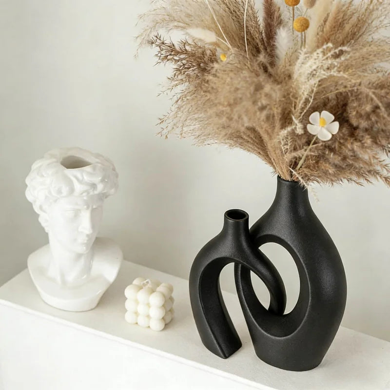 Noren Sculptural Resin Vase – Modern Minimalist Table Décor